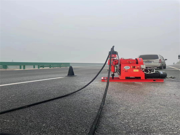 七坊镇马路路基路面开裂下沉注浆加固灌浆